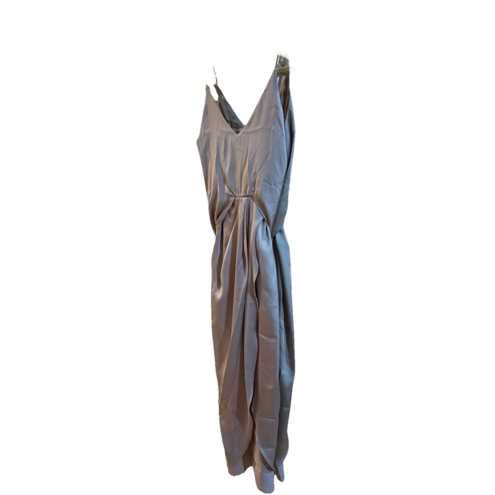 Stunner Boutique V-Neck Slip Dress in Beige. Size XS
